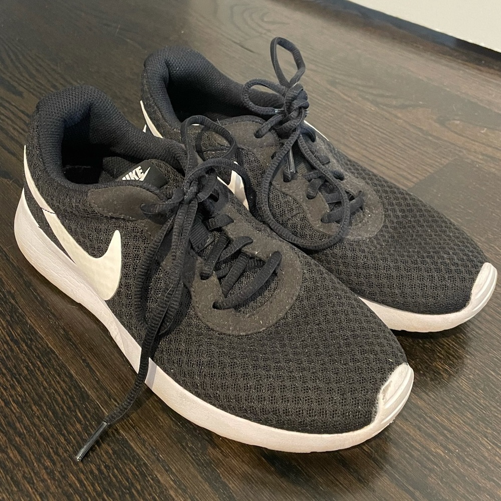Black Nike Sneakers